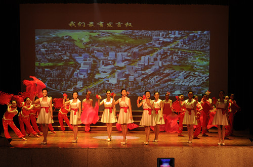 学生文娱演出图片6.jpg